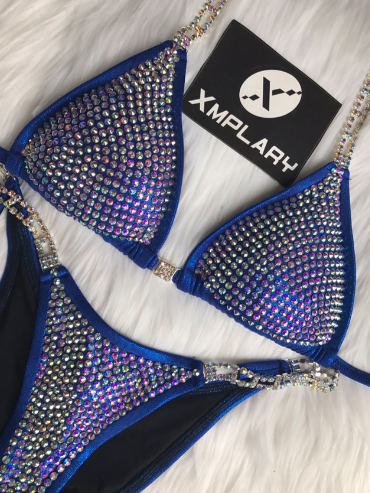 Donna Bikini